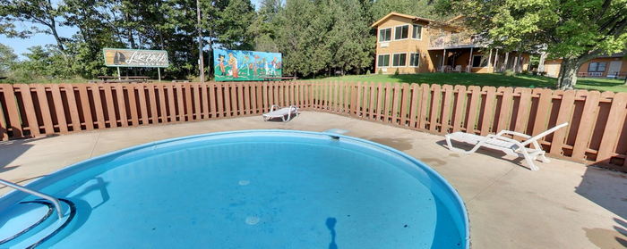 Lake Bluff Inn & Suites (Stieves 4 Season Lake Bluff Motel) - From Web Listing (newer photo)